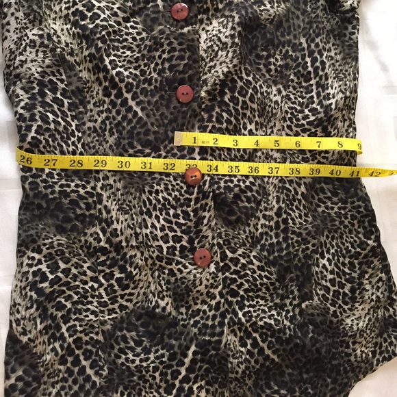 Dana Buchman Animal Print Button Blouse Shirt Sz 2 - Picture 4 of 8